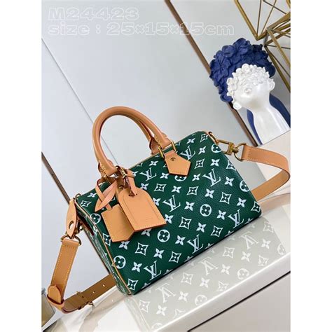 กระเป๋า Louis Vuitton Speedy ราคา 